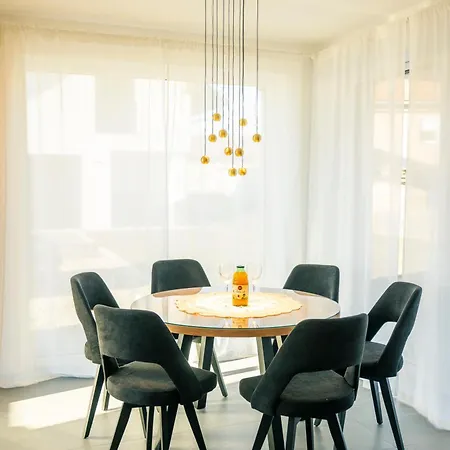 Hisa Urma Villa *