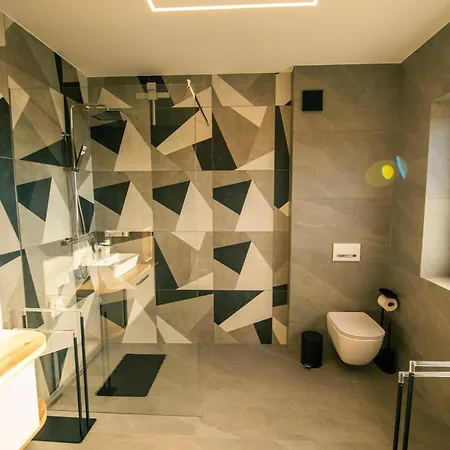Hisa Urma Villa *