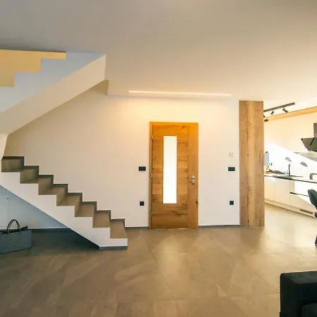 Hisa Urma Villa
