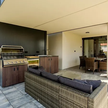 Hisa Urma Villa *